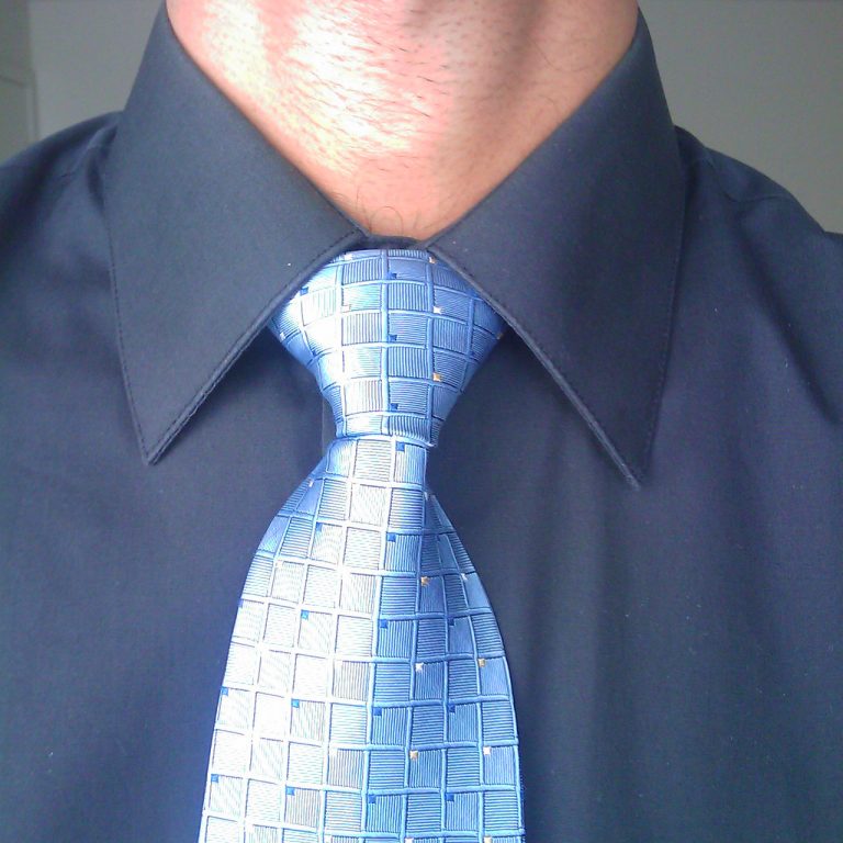 Comment faire un nœud de cravate Windsor