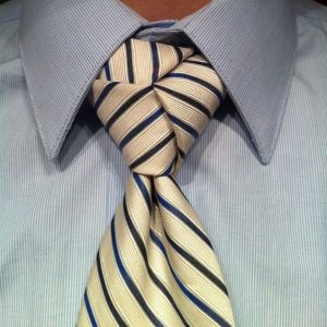 noeud de cravate trinité