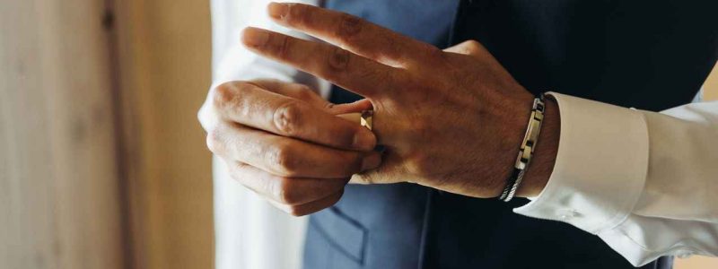 Bijoux et accessoires de mode pour homme en or