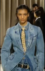 Cravate en cheveux Schiaparelli