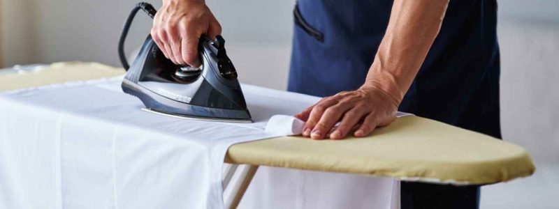 Comment bien repasser une chemise pour homme